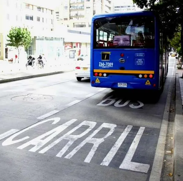 Bogotá: cuál es la multa que ponen por usuar carriles exclusivos de bus