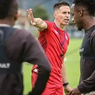 Pablo Peirano, técnico de Santa Fe, hizo su primera convocatoria para debutar al mando del 'Cardenal' frente al Deportes Tolima en Ibagué.