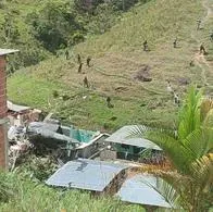 Helicóptero cayó encima de una casa en Anorí, Antioquia.