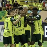 Atlético Huila necesita ganarle a América, Santa Fe y Junior para no ir a segunda división del fútbol colombiano. Está último en la tabla del descenso.