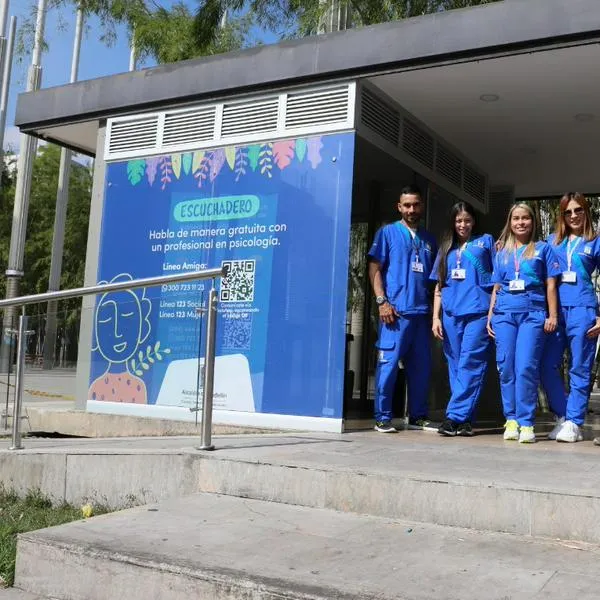 Integrantes del programa de salud mental los Escuchaderos en Medellín