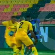 La bochornosa expulsión de un jugador del Bucaramanga por acto obsceno contra Wílmar Cruz del Chicó