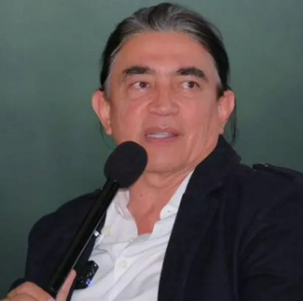 Gustavo Bolívar, candidato a la Alcaldía de Bogotá, dijo que las encuestas están inflando a Carlos Fernando Galán.