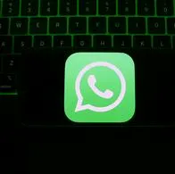 Se hace igual que compartiendo una imagen y no se demora nada.