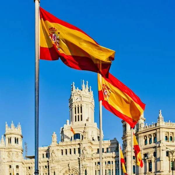 Ser niñera en España, cuánto se gana y cuáles son los requisitos
