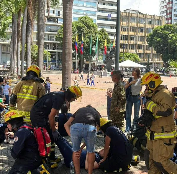 Una fuga de gas en el centro de Pereira dejó 22 mujeres afectadas y 3 personas intoxicadas por la inhalación del fluido. Bomberos controlan la emergencia.