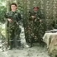 Video, al parecer, de disidencias de las Farc amenazando con tomarse pueblos de Cundinamarca. El gobernador Nicolás García habló de la situación