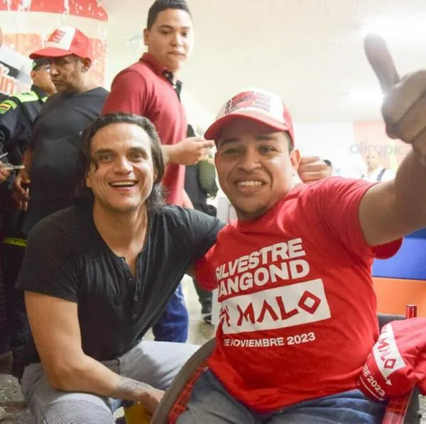 Silvestre Dangond desata la locura tras llegar a Valledupar: “Me hacía falta esto”