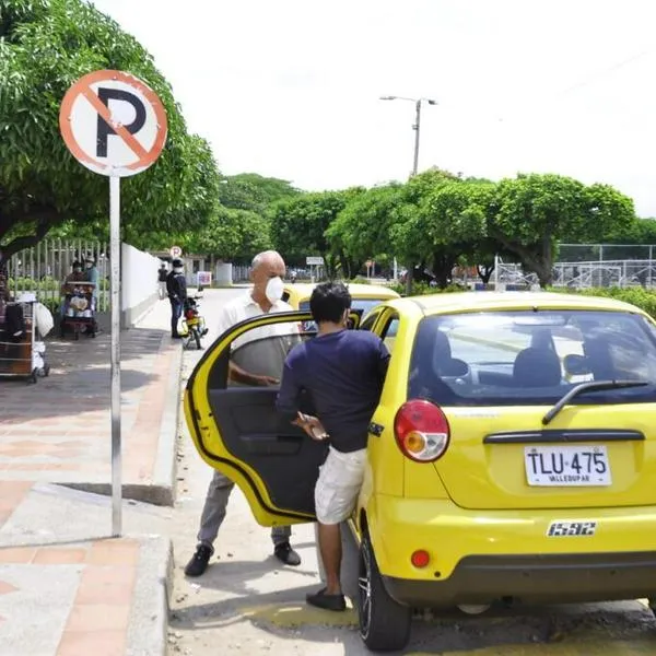 Taxistas de Valledupar podrían tener taxímetro antes de que termine el 2023. Siguen estudiando si es viable o  mejor manejan una tarifa fija en la ciudad.