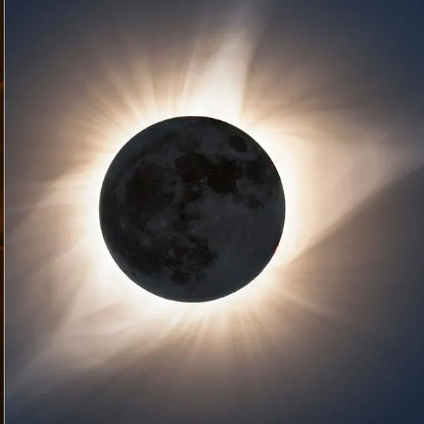 Eclipse lunar 28 de octubre 2023: en qué se diferencia con el de sol del pasado 14 de octubre y que se pudo ver en gran parte de Colombia.
