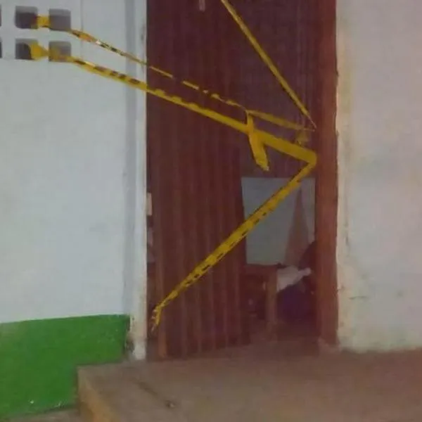 Amordazado y atado de pies y manos, hallaron sin vida a hombre en la plaza de Ortega: más detalles