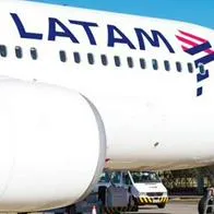 Latam anunció que lanzó su primer vuelo oficial con Internet gratis para sus pasajeros en rutas colombianas. Acá, los detalles.