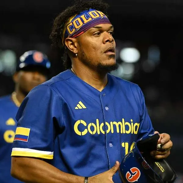 Foto de beisbolista colombiano Reynaldo Rodríguez, en nota de Colombia en Panamericanos, en medio de absurdo por regla de béisbol inexistente