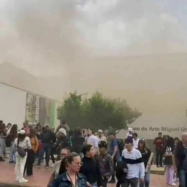 Incendio en Casa de la Moneda en Bogotá dejó 2 heridos: video de la emergencia