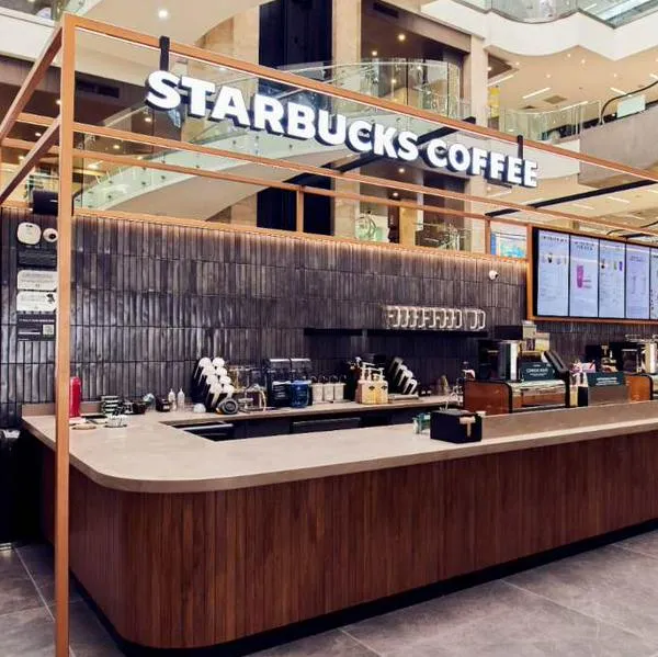 Así empezó la famosa empresa de café Starbucks en Colombia, que llegó en 2014, y ya tiene presencia en 6 ciudades y más de 600 empleados.