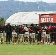 Trabajadores de Independiente Santa Fe aseguraron que el presidente de Millonarios, Gustavo Serpa, agredió y amenazó a su equipo en El Campín.