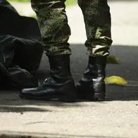 La Fiscalía General envió a prisión a excabo del Ejército de Colombia por torturar a un soldado bachiller en 2014. 