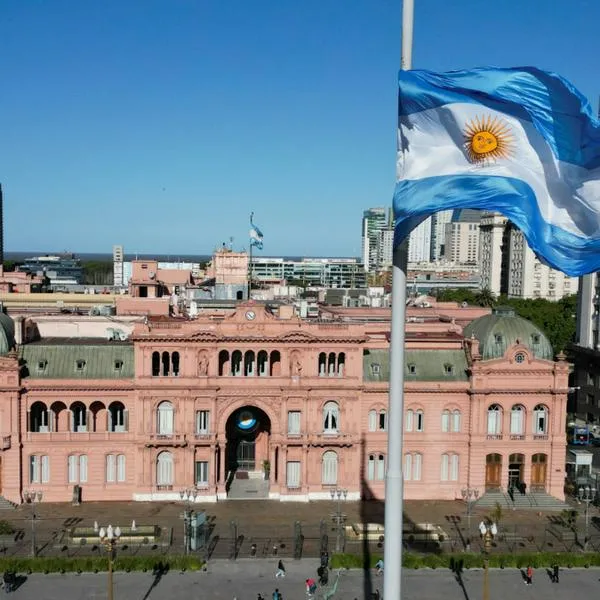 Reportan amenaza de bomba en Casa Rosada de Argentina tras terminar elecciones.