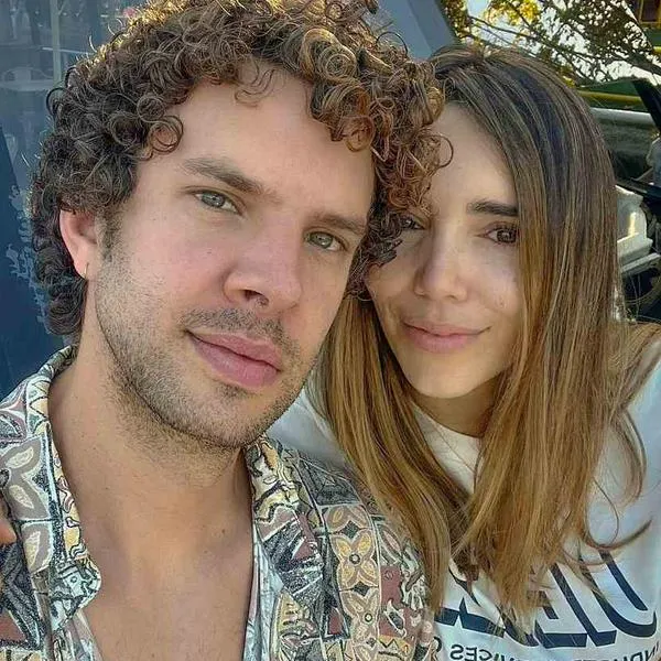 Foto de Raúl Ocampo con Alejandra Villafañe, en nota de que amor de la fallecida actriz y novio  tuvo apoyo de su representante.