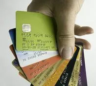 Bancos de Colombia sufrieron aumento en la cancelación de tarjetas de crédito por tasas de interés, según cifras de la Superintendencia Financiera.