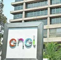 Enel cobró doble en facturas de luz: clientes hacen fila para queja
