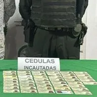 Pillan a hombre con 45 cédulas en su poder con las que pretendía comprar votos. La Policía Nacional lo capturó en una vía entre Chocó y Risaralda. 