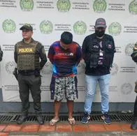 La Policía del Tolima junto al Ejército de Colombia capturaron a alias 'Lechona', presunto homicida en Girardot y Flandes. Tenía anotaciones judiciales.