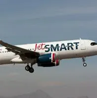 JetSmart ya calienta motores para su llegada a Colombia, que planea vender tiquetes a ultra bajo costo, desde 10 dólares. Acá, los detalles.