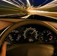 La velocidad máxima la marcan los neumáticos y no el velocímetro. 