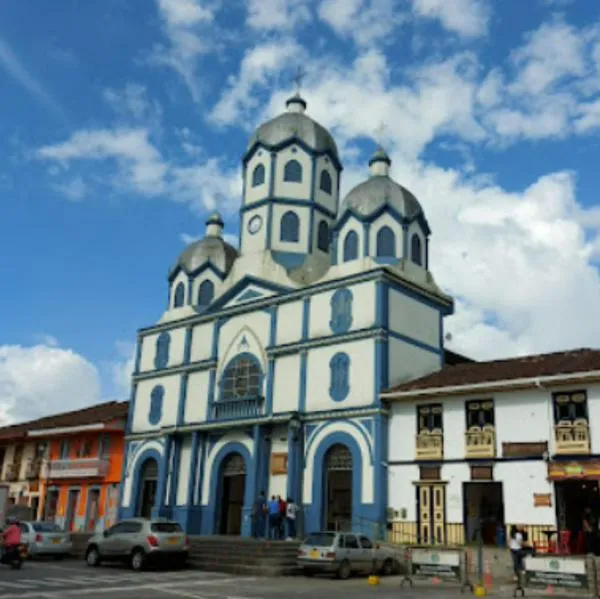 Cuánto cuesta ir y hospedarse en Filandia (Quindío) y Zapatoca (Santander), dos pueblos colombianos dentro de los más bellos del mundo, según OMT.