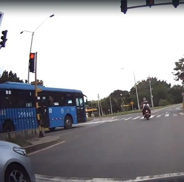 Fatal imprudencia: Se conoció impactante video del accidente entre moto y bus del MÍO