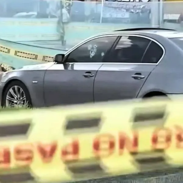 El hombre de 55 años que sufrió un ataque sicarial junto a su hijo en el norte de la capital del país era investigado por el delito de fraude procesal.
