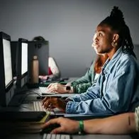 Estudiantes colombianos en España podrán acceder a más de 200 becas en tecnología