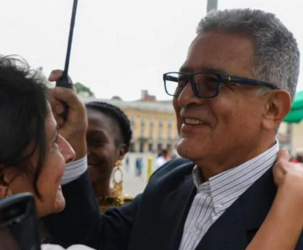 El papá de la exministra Irene Vélez es el nuevo asesor de MinIgualdad