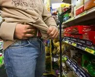 Revelan lo que las personas más se roban en los supermercados y no por necesidad