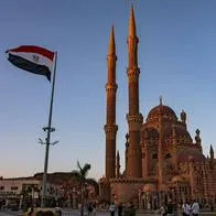 Egipto acusa a Israel de violar la resolución de la ONU tras ataques terrestres en Gaza.