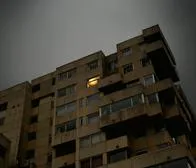 Hombres entraron a un apartamento y asesinaron a una mujer que se encontraba con su pareja sentimental y sus hijos.