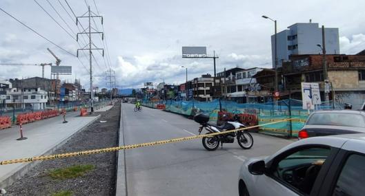 Una ruptura de tubería que produjo una fuga de gas afectó a los votantes en Bogotá. Varias rutas de Transmilenio están retrasadas. 