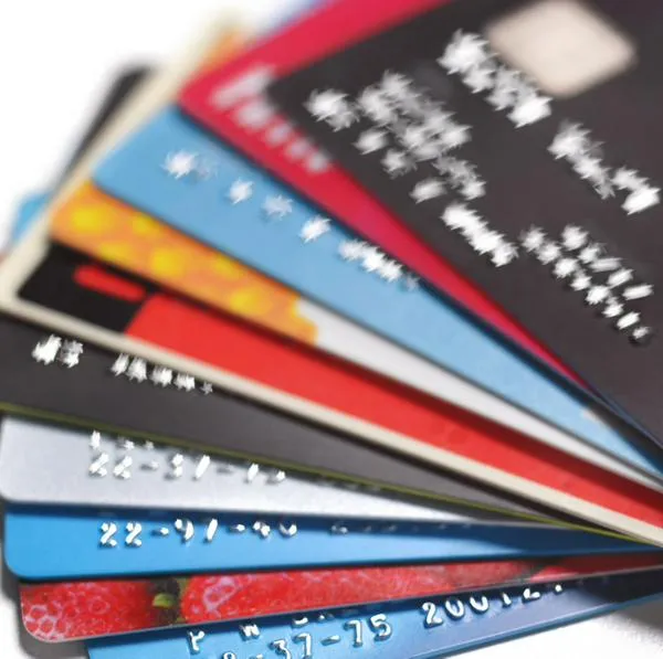Tarjetas de crédito para salario mínimo: Bancolombia, AV Villas y más