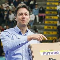 Quintero entregó 130.000 computadores y su candidato Upegui no alcanzó ni 100.000 votos.