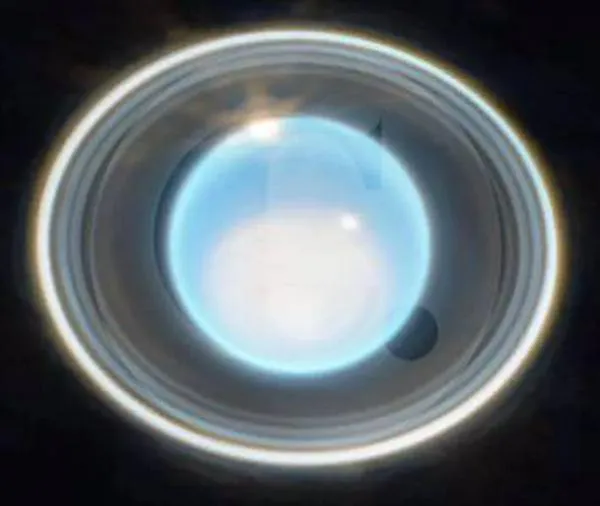 ¿Cuál es el origen de los anillos de Urano? Están bajo el control de sus lunas