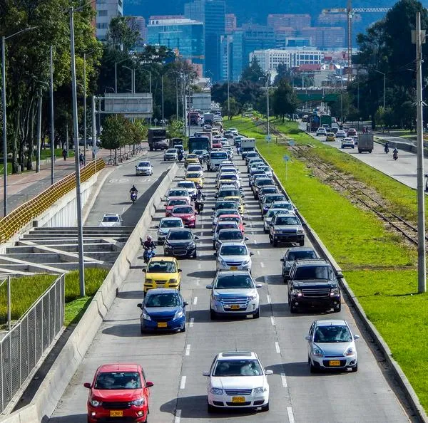 Pico y placa en Bogotá restringirá la movilidad a todos los carros por igual.