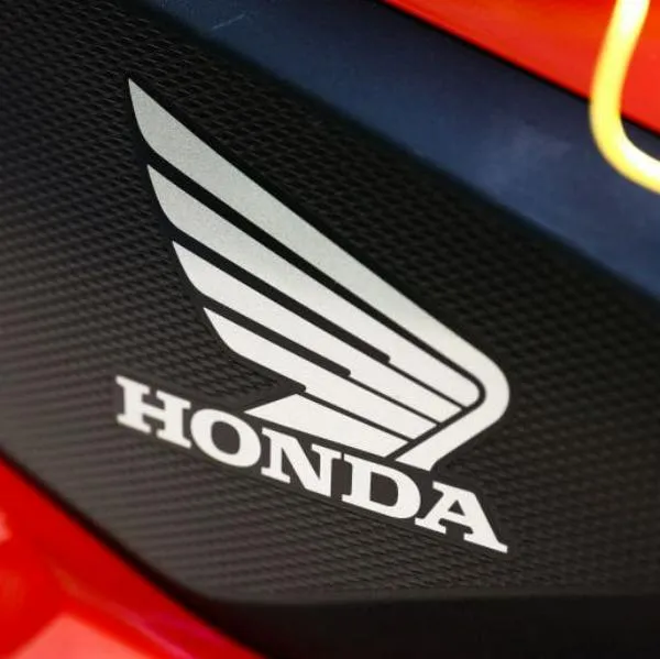 Motos Honda y tenis Converse sacan nueva colaboración y esto es lo que cuestan los zapatos