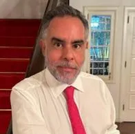A Armando Benedetti le hicieron cirugía de pólipo cancerígeno, pero no pudo aplazar audiencia después de que le negaran la solicitud. 