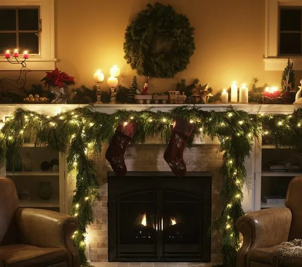 Arreglar la casa con adornos navideños atrae la buena suerte, entre otras cosas