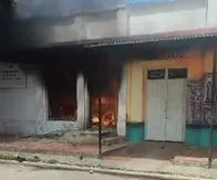 Se entregan dos personas que habrían participado en incendio de Registraduría en Gamarra