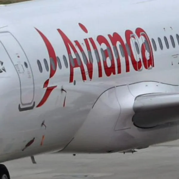 Avianca responde sobre vuelo varado en Bogotá: "Fue sometido a inspecciones"