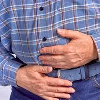 La gastritis es una enfermedad que miles de colombianos padecen a diario y las principales causas son la mala alimentación, comer a deshoras, entre otras.