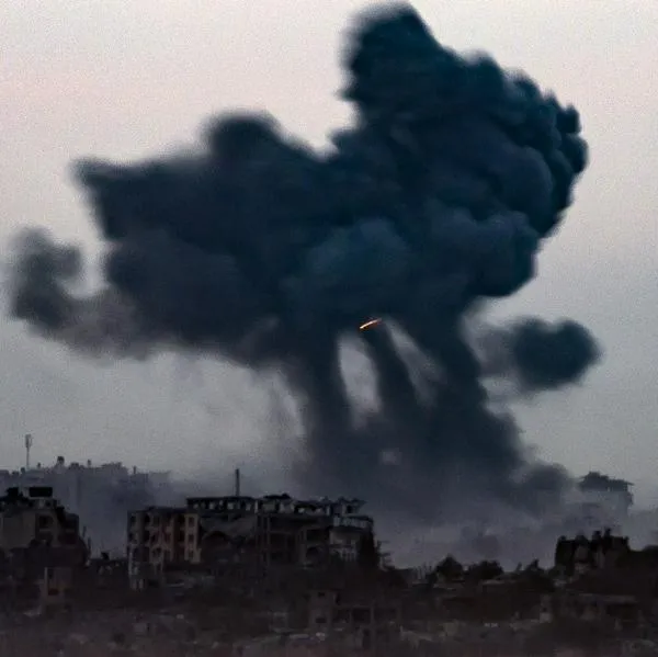Imagen de una de las bombas de Israel en la Franja de Gaza.