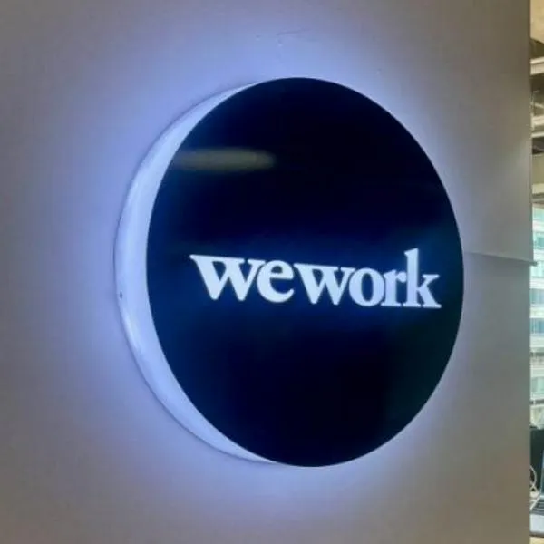 ¿Qué pasará con WeWork en Colombia tras posible quiebra en EE. UU?: desplome en bolsa se eleva al 53 %